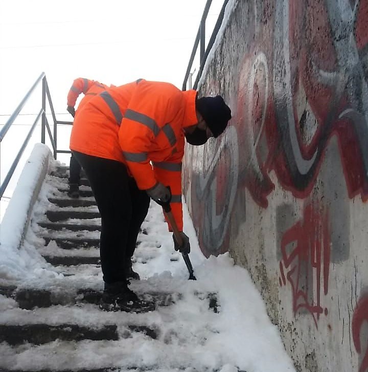 CUADRILLAS DE MEDIO AMBIENTE DE LA MUNICIPALIDAD DE USHUAIA EN LA